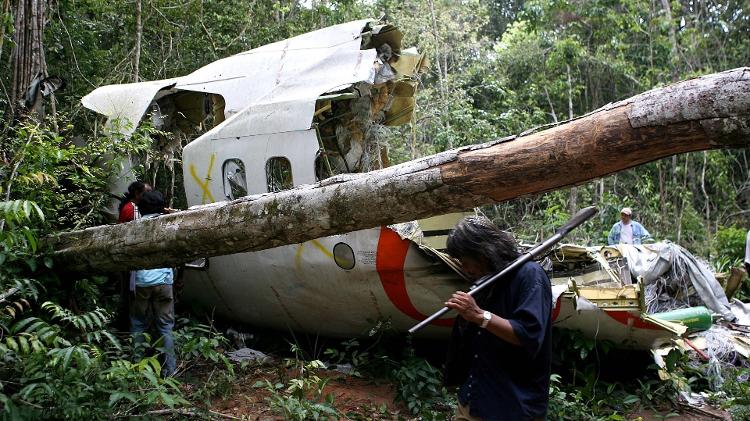 The wreckage of the Boeing 737-800 that crashed in Mato Grosso in 2006;  An accident with GOL Flight 1907 killed 154 people on board - Jorge Araujo / Fulharres - Jorge Araujo / Fulhabres