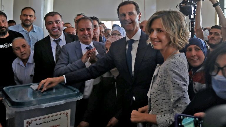 The United States says Assad's family wealth reaches $ 2 billion