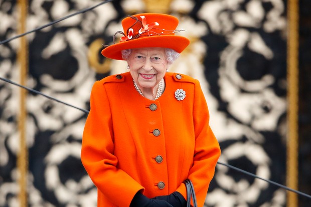 London, United Kingdom - October 07: (Prohibited from being published in UK newspapers within 24 hours of date and time created) Queen Elizabeth II (Commonwealth Games host, sponsor of the Hyderabad Nistam Rose Federation), her brother: Getty Images)