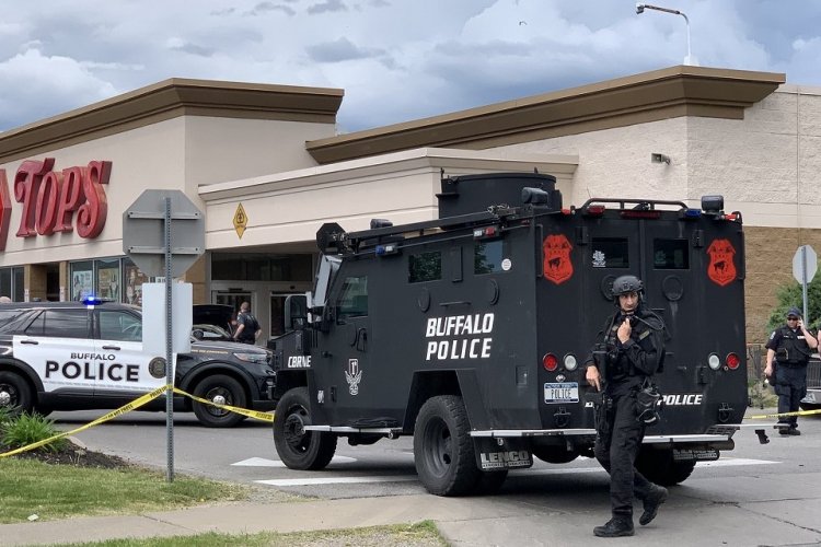 Police surrounded the supermarket in Buffalo, USA