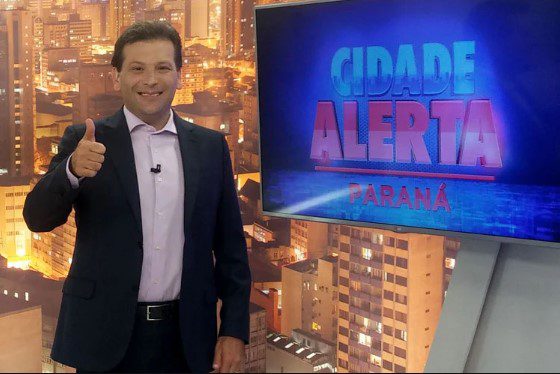 Paulo Gomez is the announcer for Cidade Alerta in Paraná